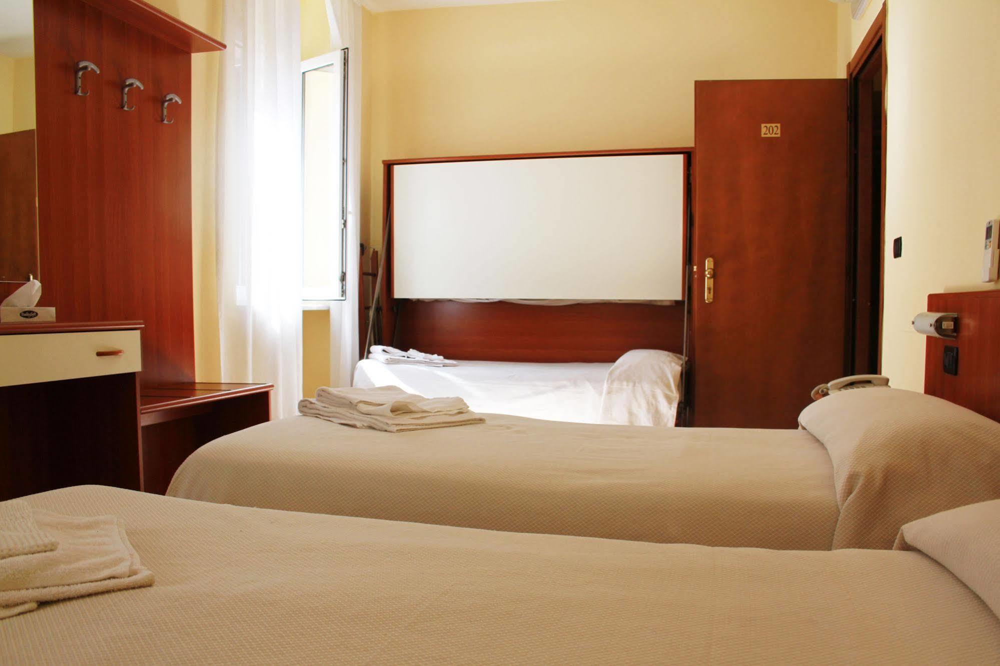 Hotel Mary La Spezia Luaran gambar