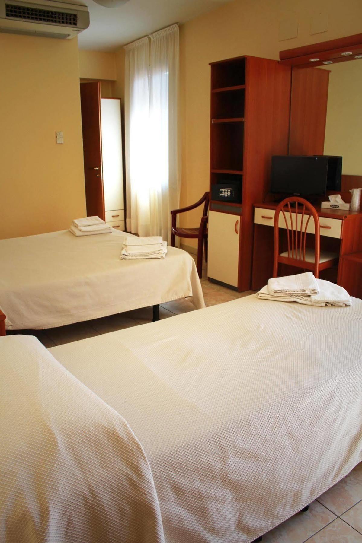 Hotel Mary La Spezia Luaran gambar